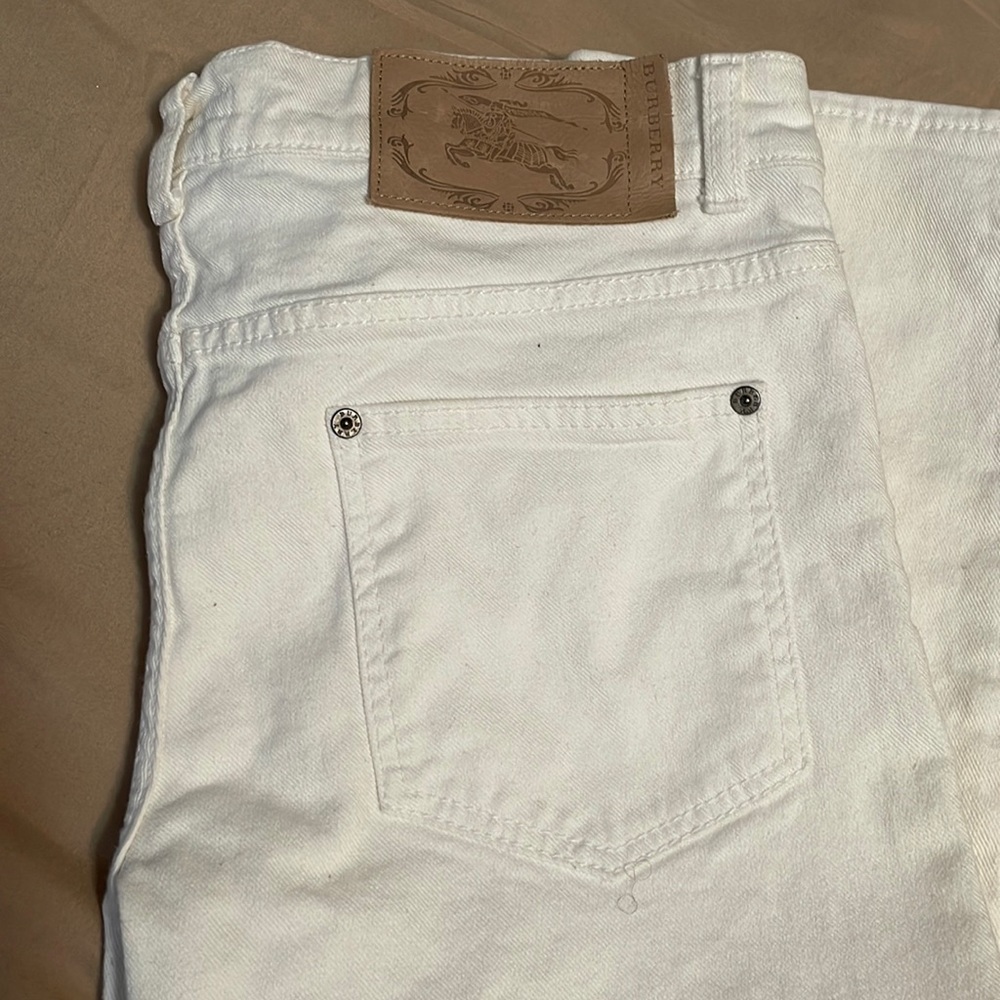 Burberry white capri pants